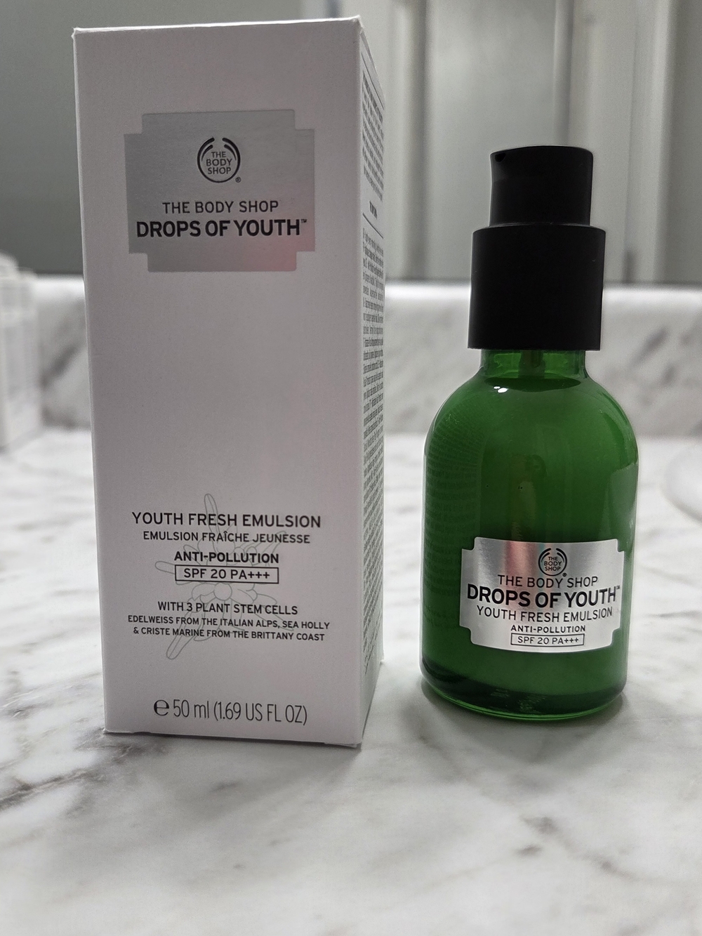The Body Shop Drops of Youth Youth Fresh Emulsion - Green